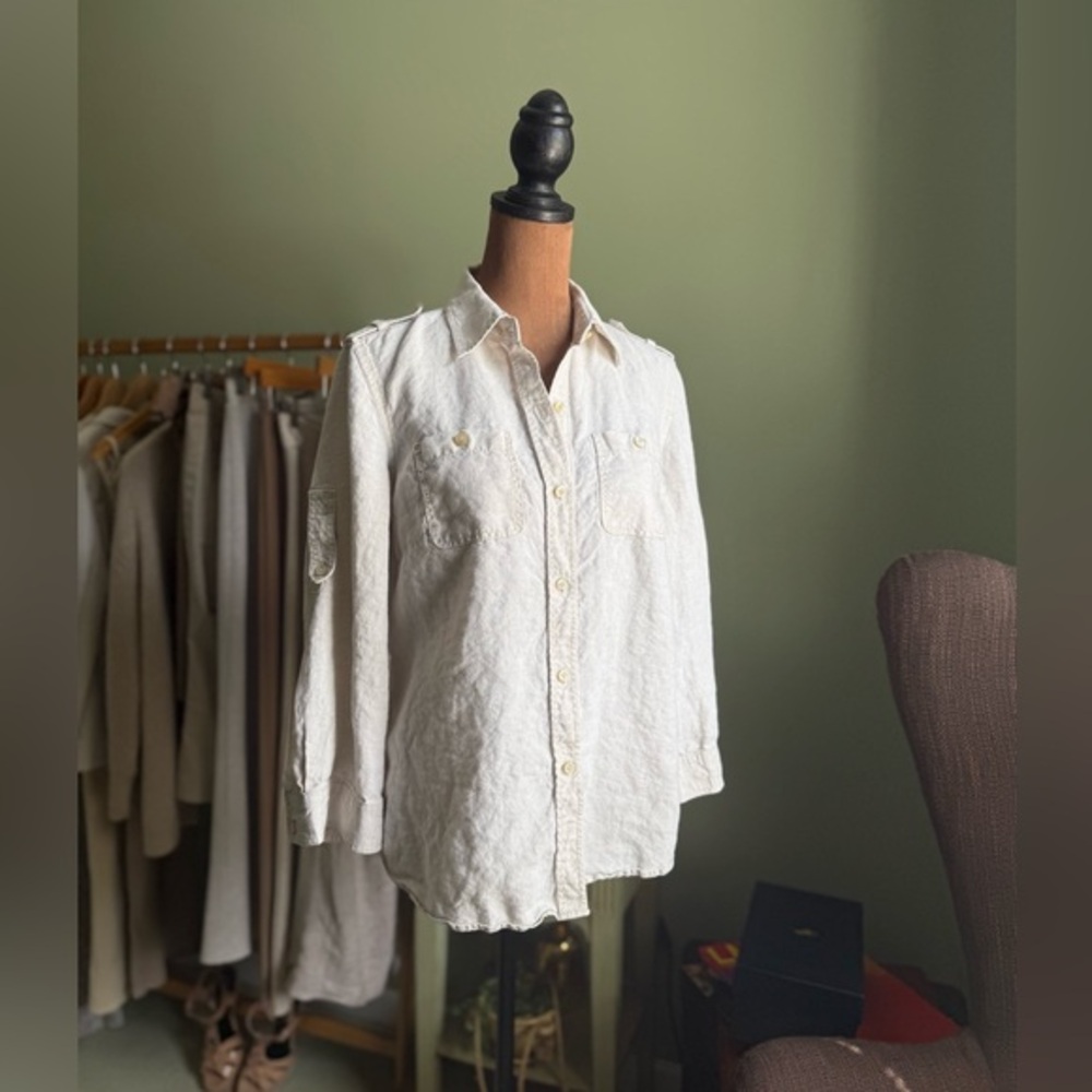 Liz Claiborne Light Beige 100% linen Collared Shirt